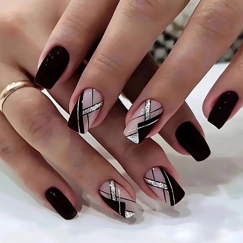 Nail Art Simple - 24 pezzi quadrati neri copertura corta