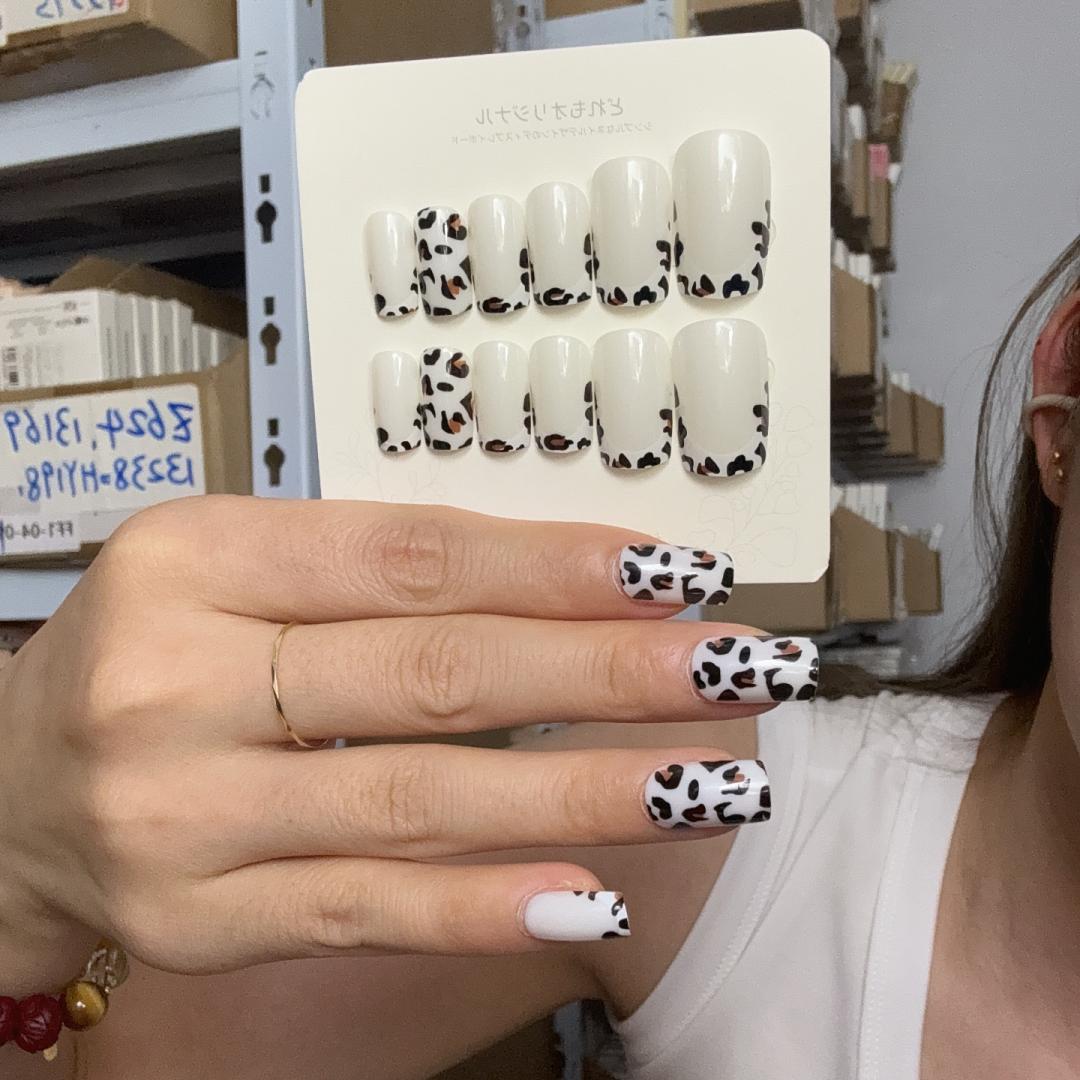 Nail Art Simple - 24 pezzi/scatola Unghie Finte Francesi con
