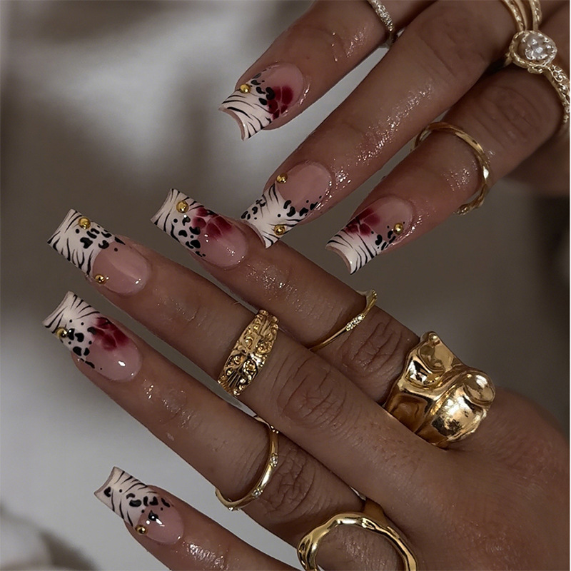 24 Pezzi di Unghie Finte Adesi - Nail Art Zebra recensione e prezzo