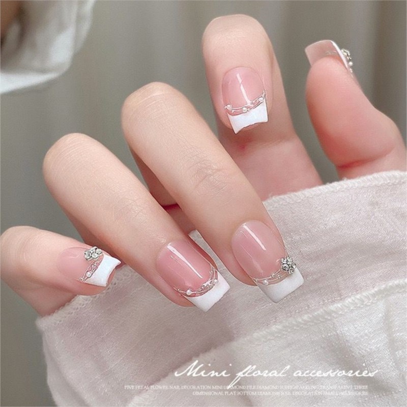 20 Pezzi Mini Fiori di Prugna  - Nail Art Zone recensione e prezzo
