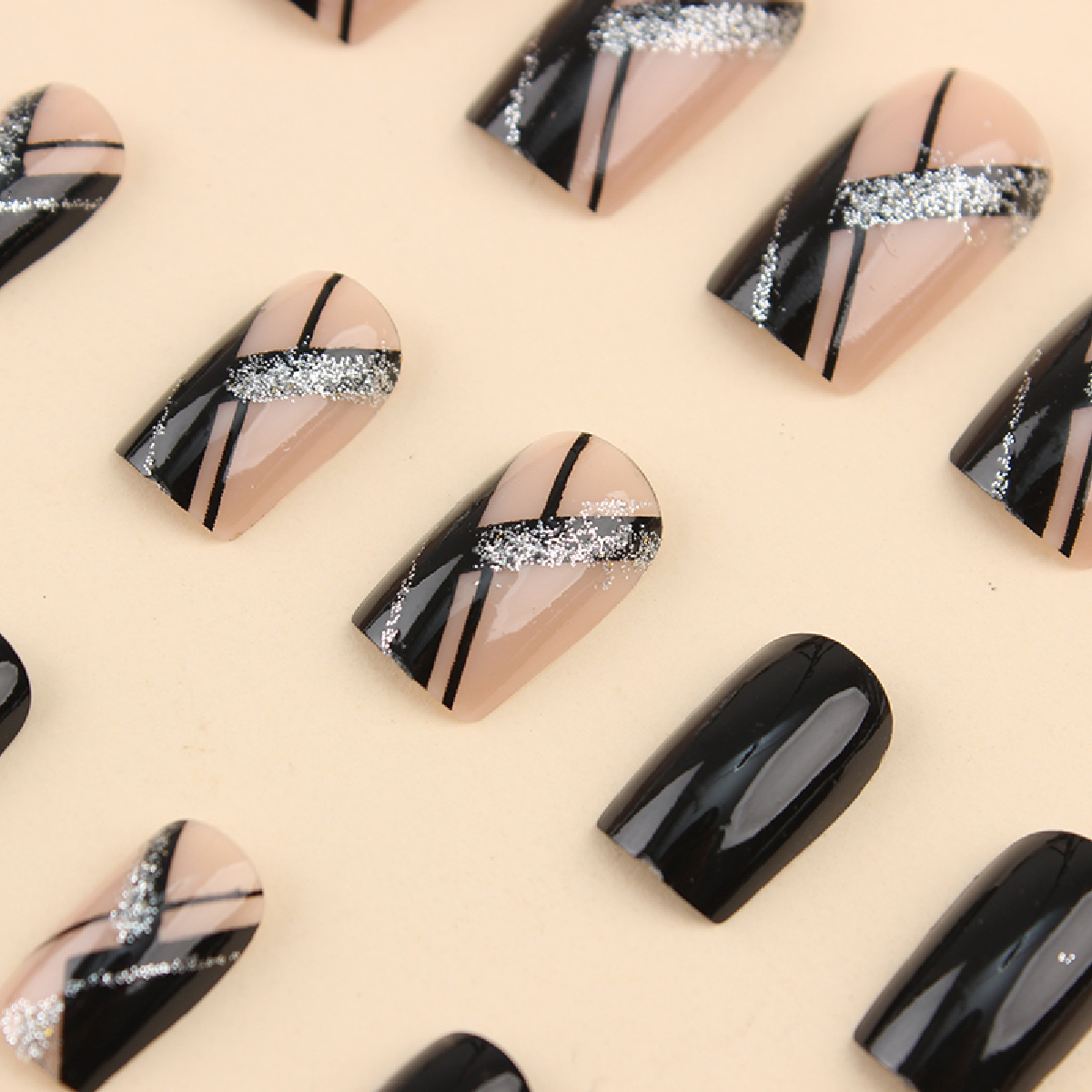 24 pezzi quadrati neri copertu - Nail Art Simple recensione e prezzo
