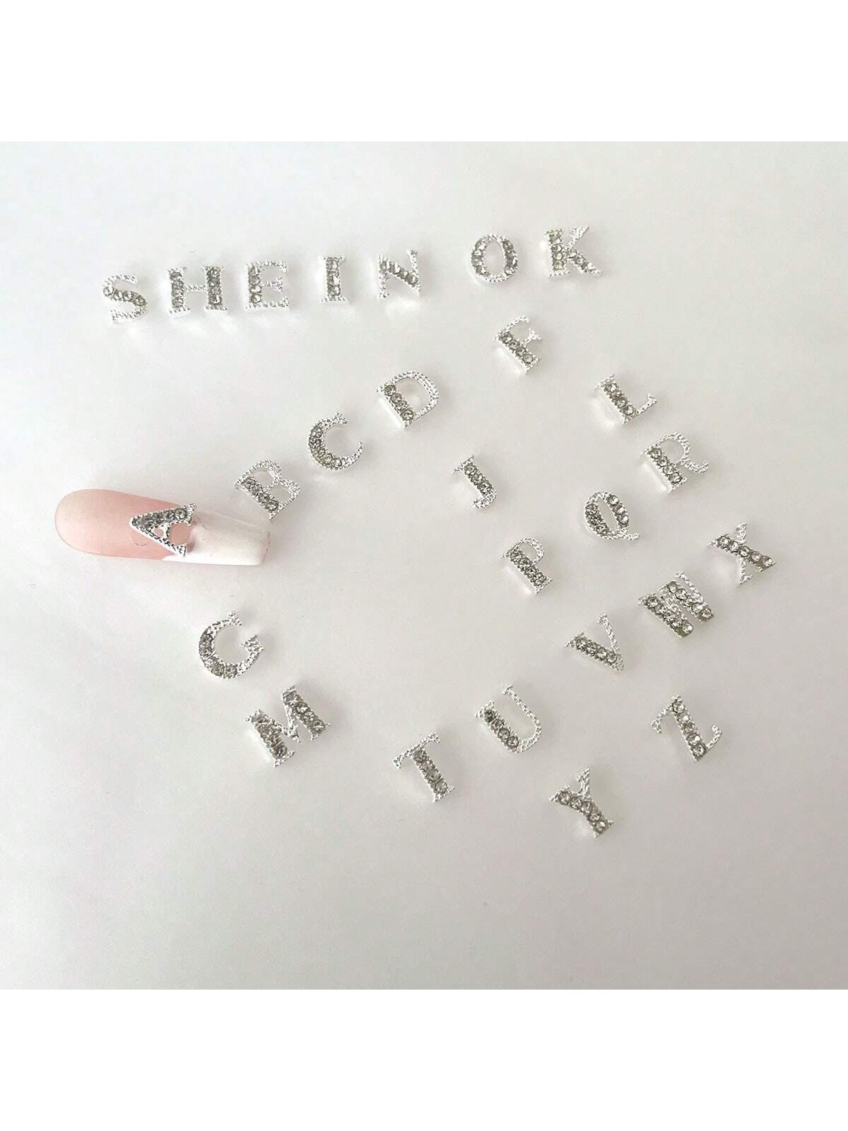 26 pz/pacco dalla A alla Z a f - Nail Art Zone recensione e prezzo