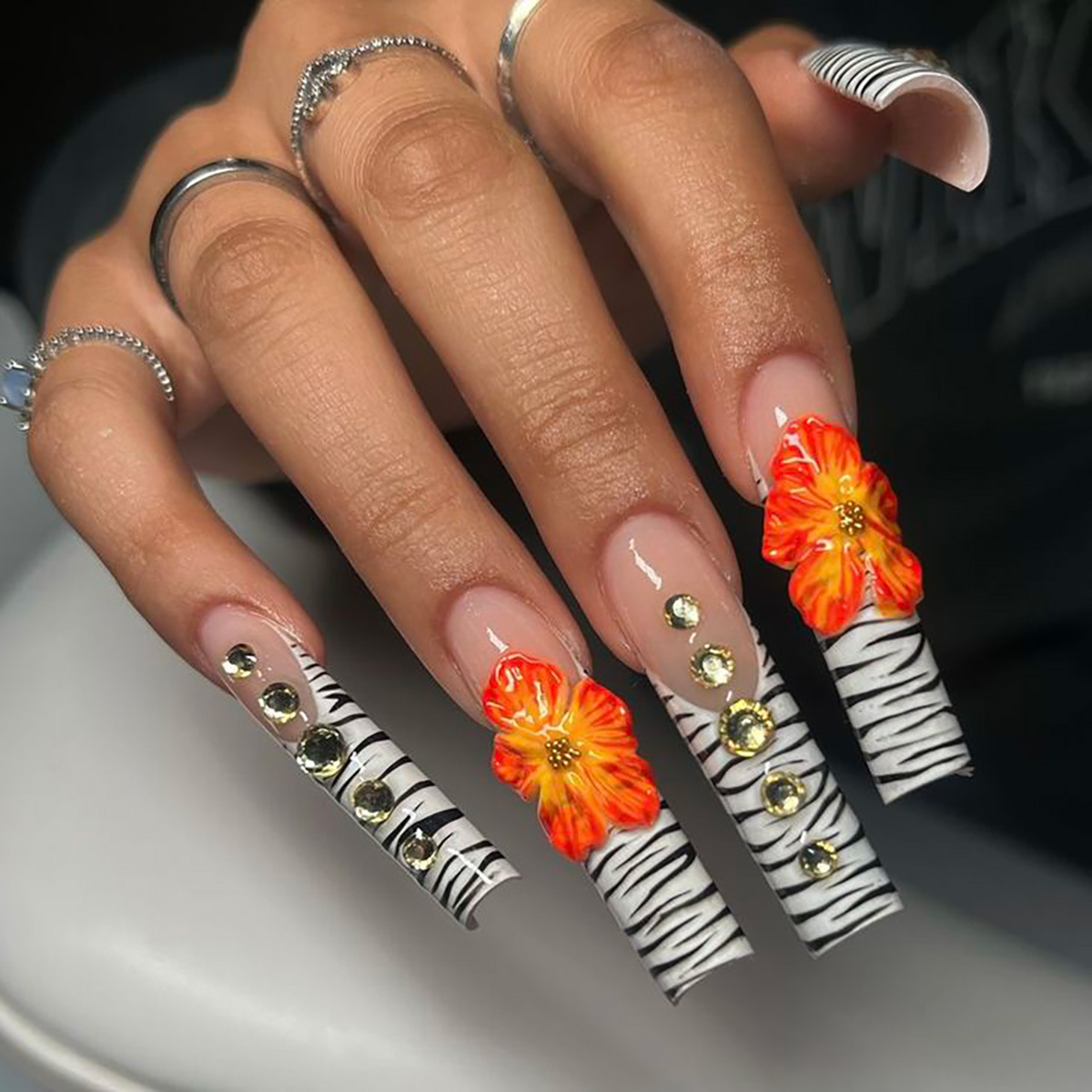 Set di 24 Unghie Finte Lunghe  - Nail Art Zebra recensione e prezzo