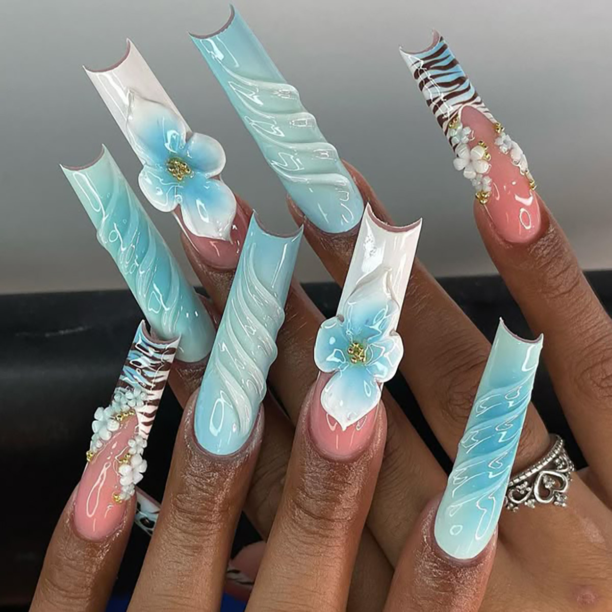 24 Pezzi Unghie Finte Blu Sfum - Nail Art Zebra recensione e prezzo