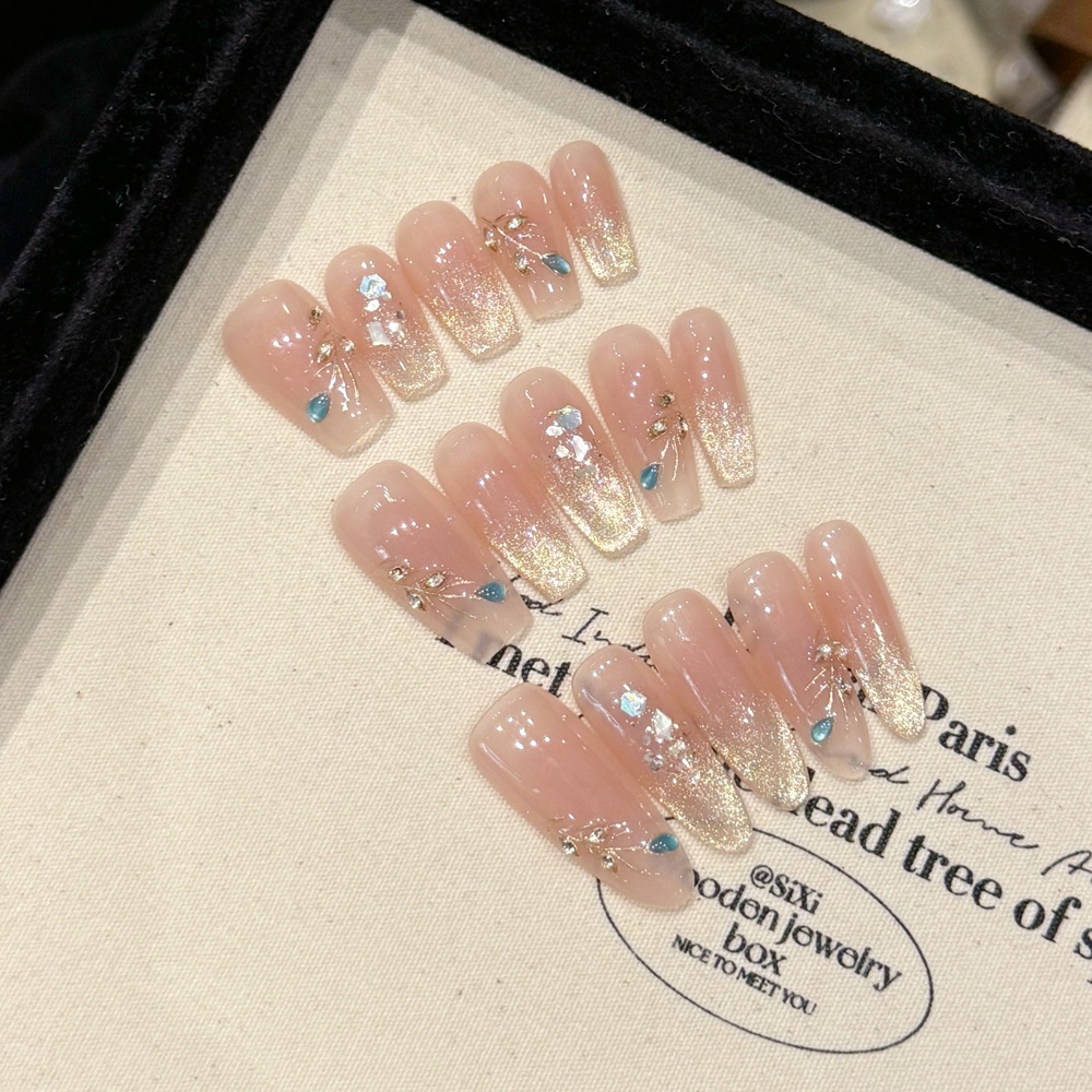 Stampa nuda fatta a mano sulle - Nail Art Full Cat Eye recensione e prezzo